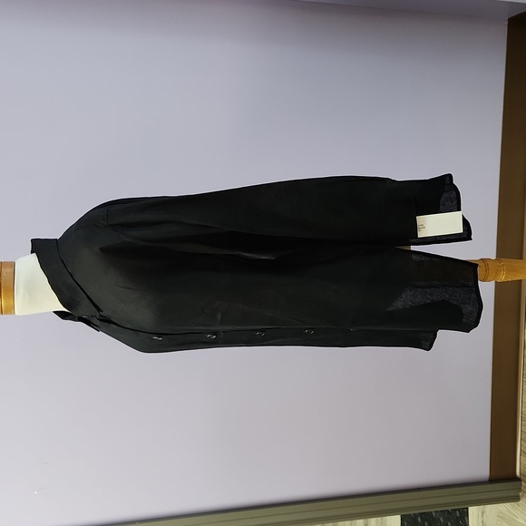 black LINEN top - Picture 7 of 12